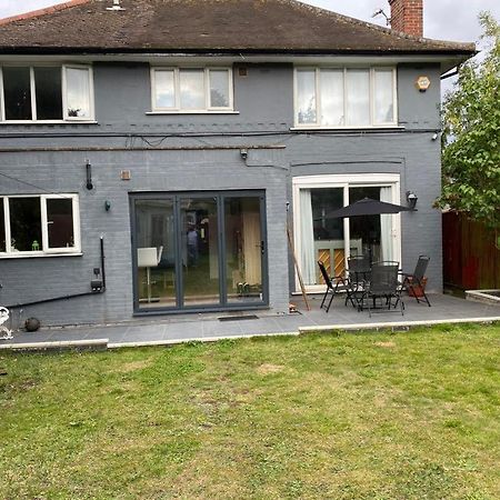Large Family Home Near Richmond Park Ню Молдън Екстериор снимка