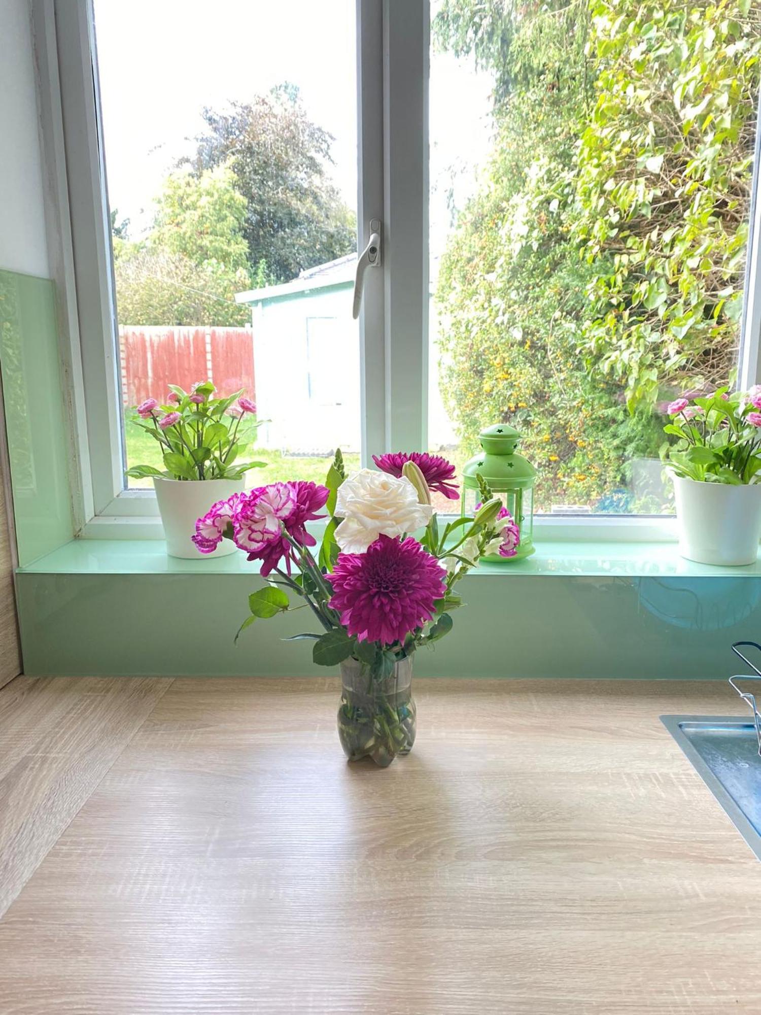 Large Family Home Near Richmond Park Ню Молдън Екстериор снимка