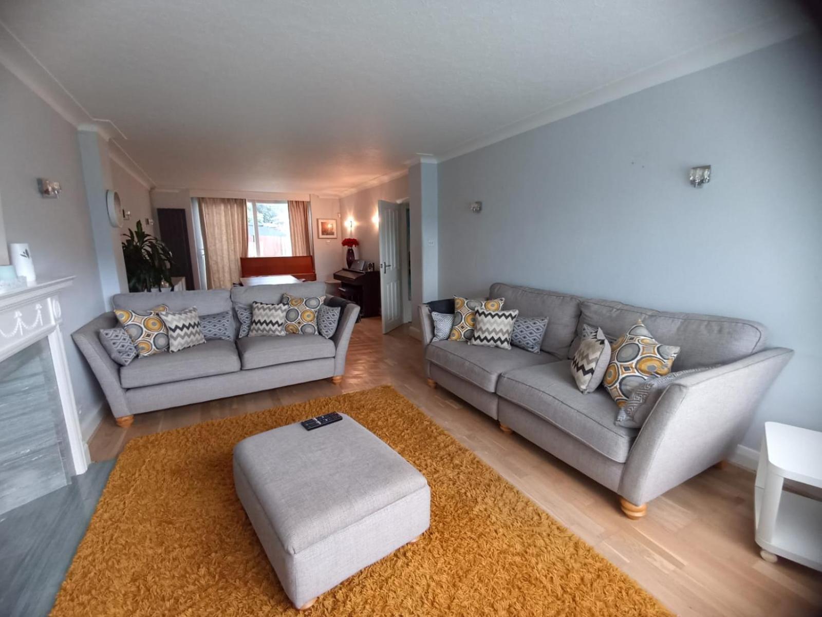 Large Family Home Near Richmond Park Ню Молдън Екстериор снимка