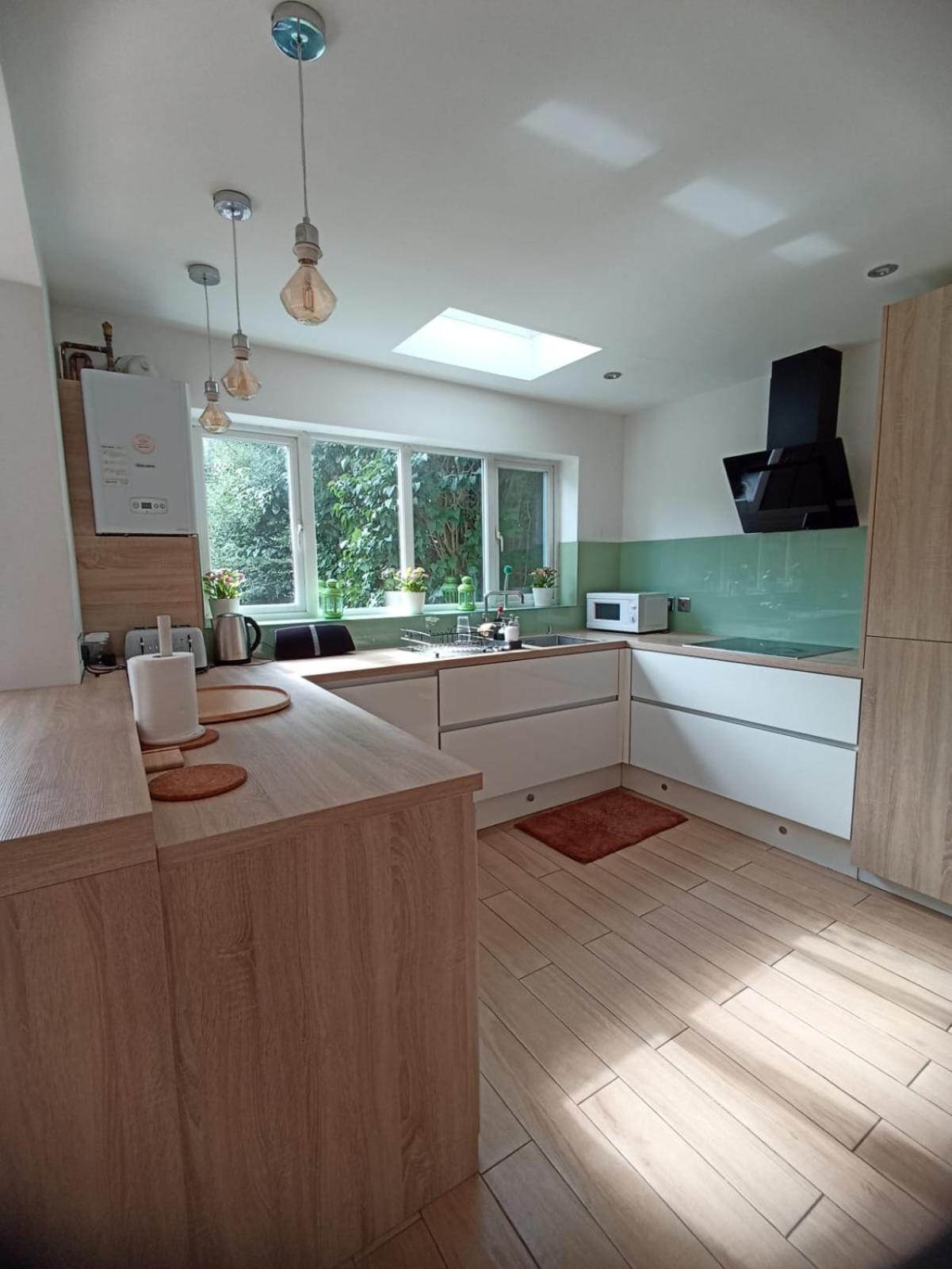 Large Family Home Near Richmond Park Ню Молдън Екстериор снимка