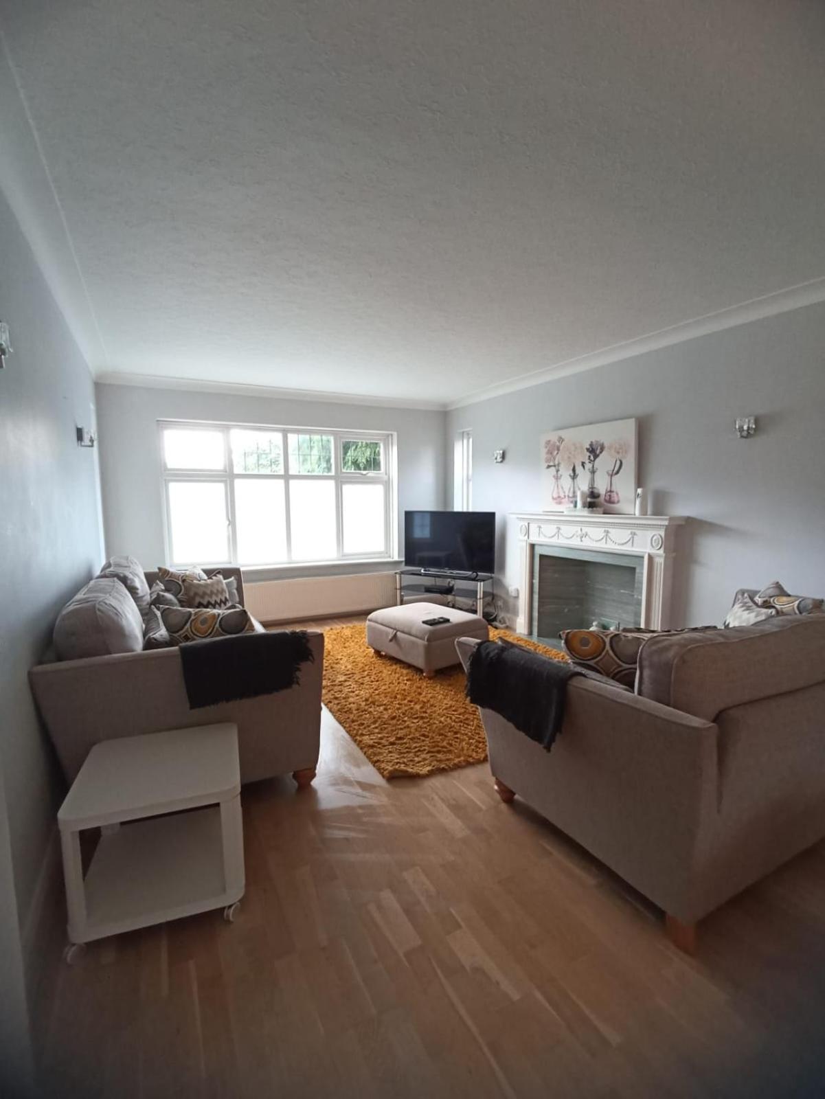 Large Family Home Near Richmond Park Ню Молдън Екстериор снимка